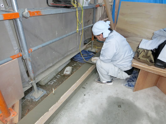 基礎を均一にならしていきます